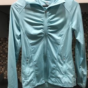 Women’s workout pullover